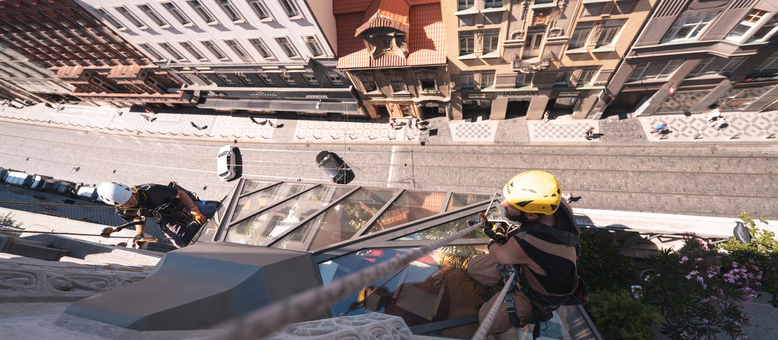 od z�bran proti ptactvu p�es opravy fas�d.